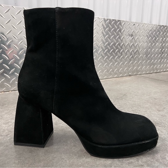 Dolce Vita Ulyses Block Heel Suede Boot - Picture 10 of 14